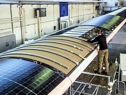 PV-Flügel der Solar Impulse 2