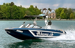 Boot der Firma Honu