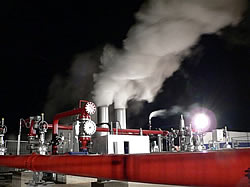 Geothermiekraftwerk Landau  in der Nacht