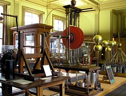 Scheiben-Elektrisiermaschine im Teylers Museum