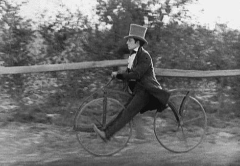Buster Keaton auf Laufrad