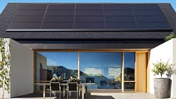 Paneele-Solardach von Tesla