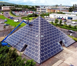 Solarpyramide der Survey Solutions Scotland