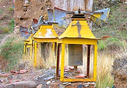 Windbetriebene Gebetsmühlen in Tibet