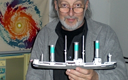 Das selbstgebaute Modell des Flettnerschiffs Barbara 